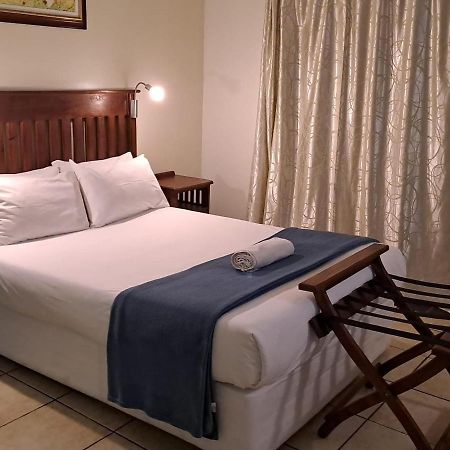 Green Door Guest House Mossel Bay Bagian luar foto