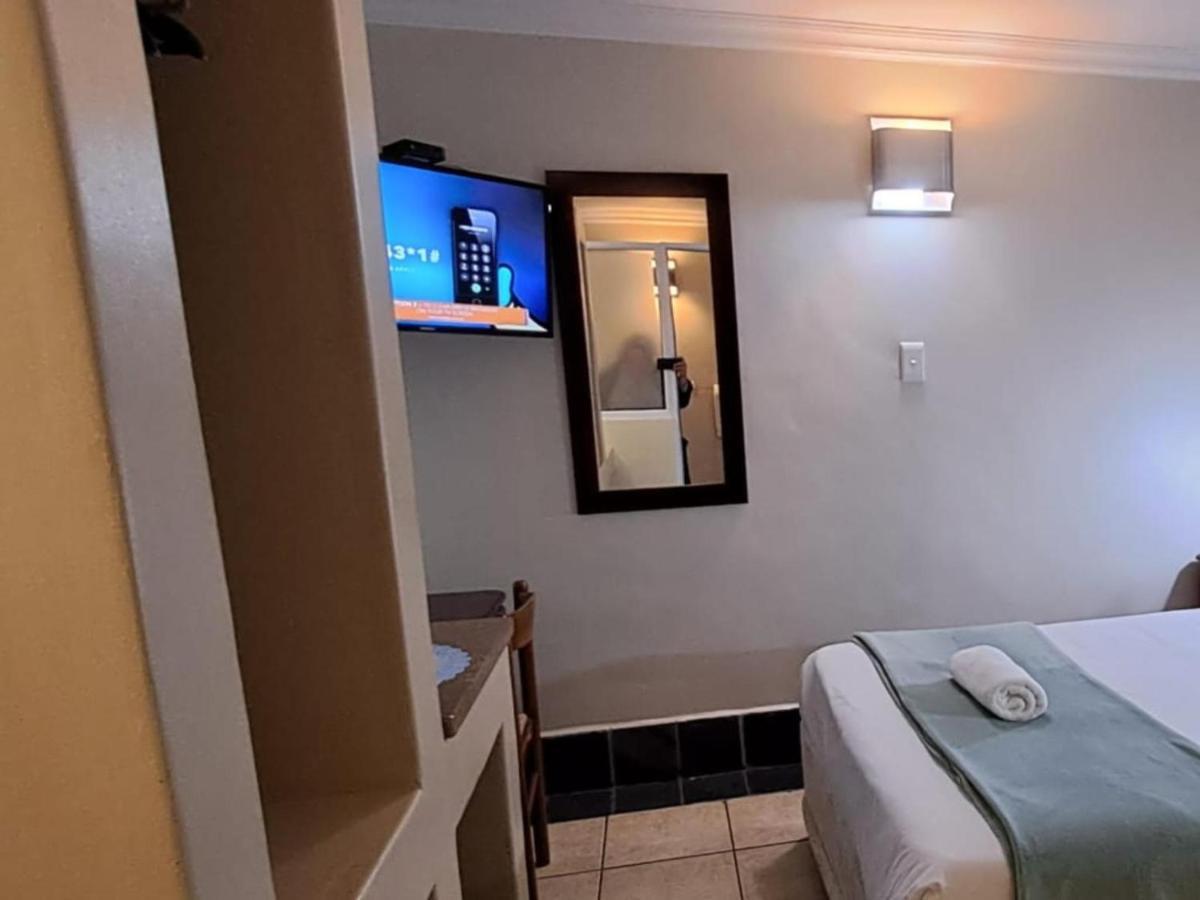 Green Door Guest House Mossel Bay Ruang foto