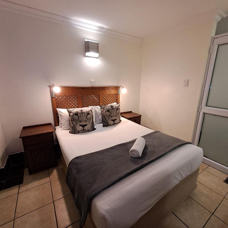 Green Door Guest House Mossel Bay Bagian luar foto