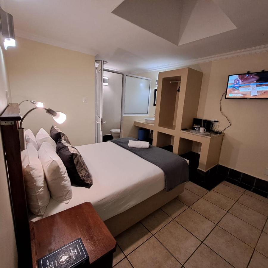Green Door Guest House Mossel Bay Bagian luar foto
