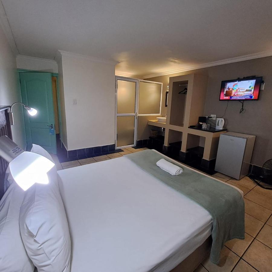 Green Door Guest House Mossel Bay Bagian luar foto