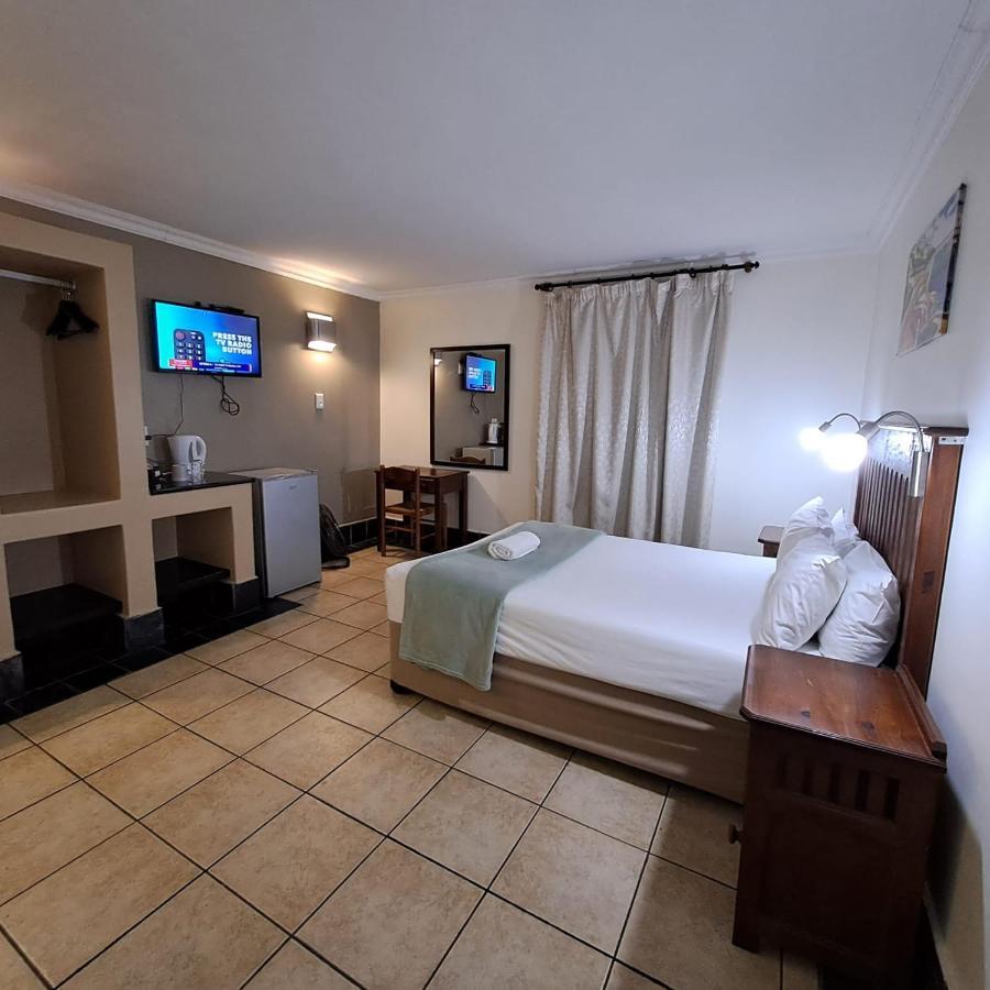 Green Door Guest House Mossel Bay Bagian luar foto