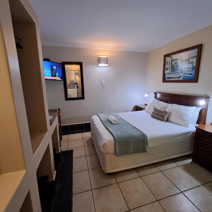 Green Door Guest House Mossel Bay Bagian luar foto